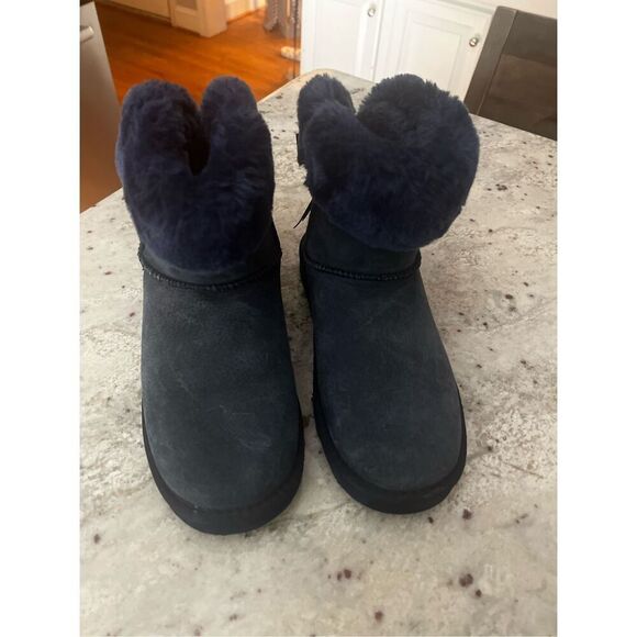 Lamo Navy Adele Shearling Booties sz 7 EUC - Picture 2 of 9